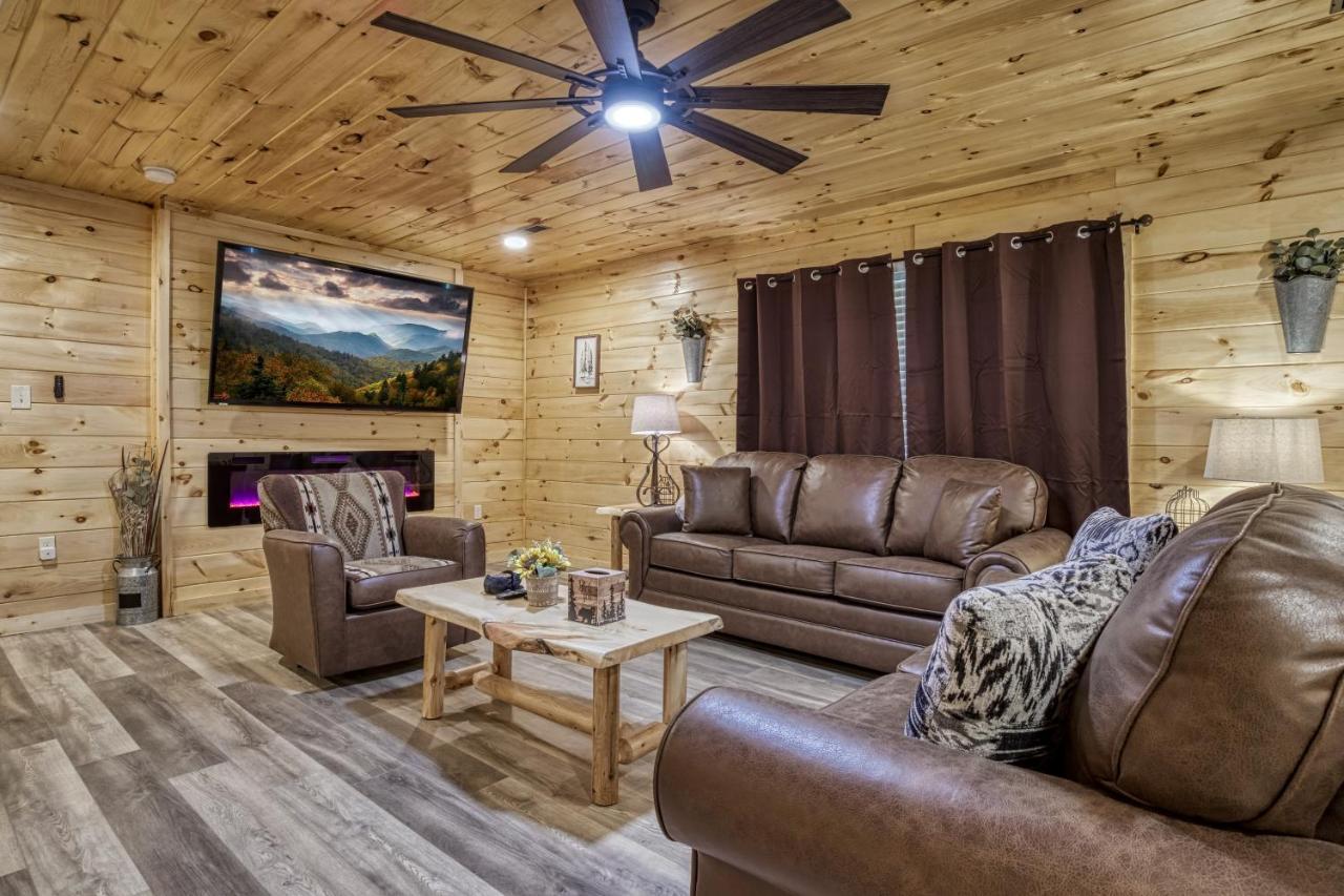 Hidden Creek, Pool Table, Hot Tub, 1089 Free Tickets Each Paid Day, Dollywood And More Gatlinburg Eksteriør billede