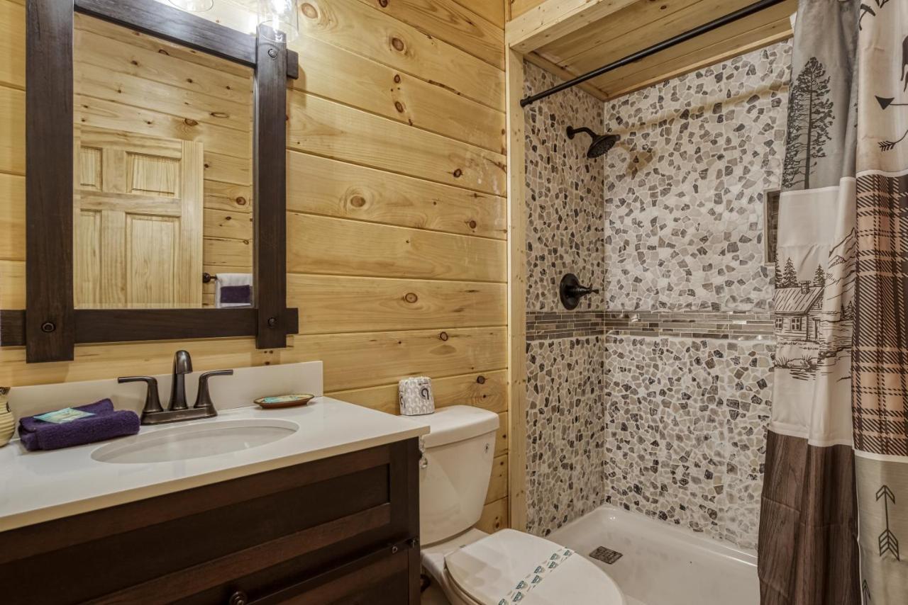 Hidden Creek, Pool Table, Hot Tub, 1089 Free Tickets Each Paid Day, Dollywood And More Gatlinburg Eksteriør billede