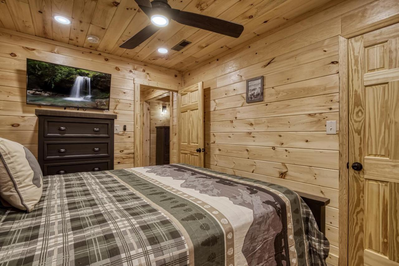 Hidden Creek, Pool Table, Hot Tub, 1089 Free Tickets Each Paid Day, Dollywood And More Gatlinburg Eksteriør billede