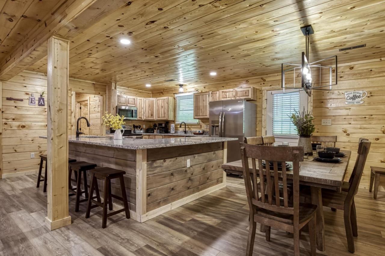 Hidden Creek, Pool Table, Hot Tub, 1089 Free Tickets Each Paid Day, Dollywood And More Gatlinburg Eksteriør billede