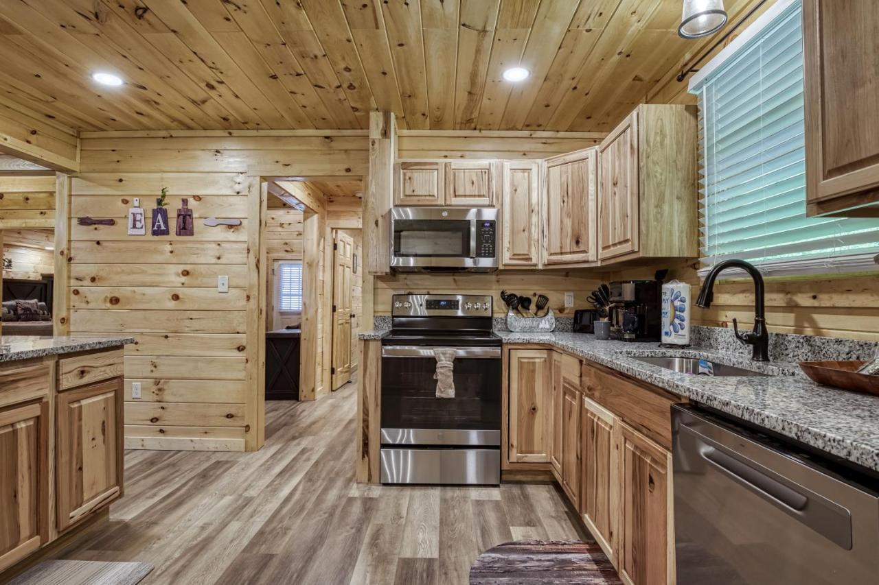 Hidden Creek, Pool Table, Hot Tub, 1089 Free Tickets Each Paid Day, Dollywood And More Gatlinburg Eksteriør billede
