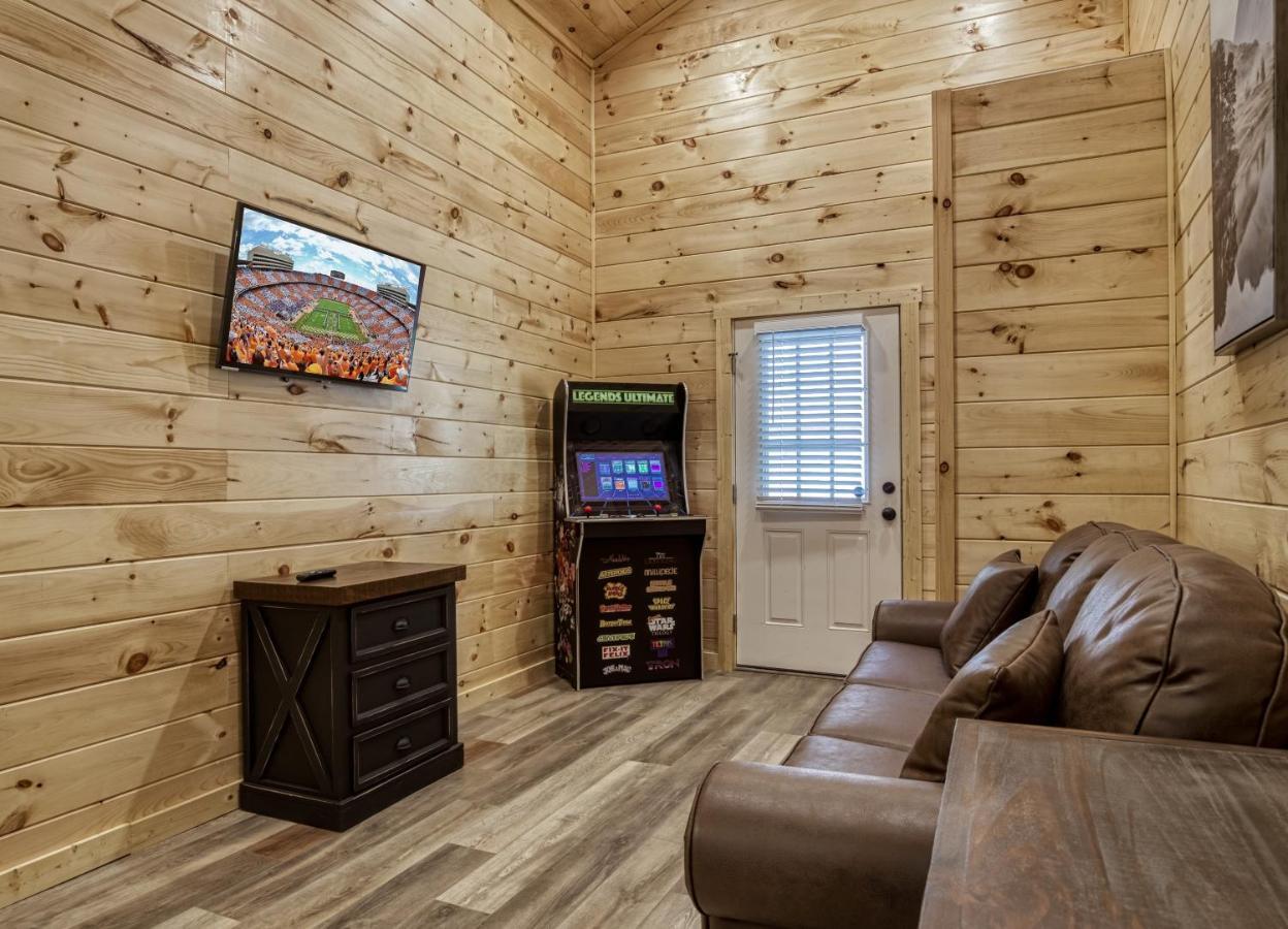 Hidden Creek, Pool Table, Hot Tub, 1089 Free Tickets Each Paid Day, Dollywood And More Gatlinburg Eksteriør billede