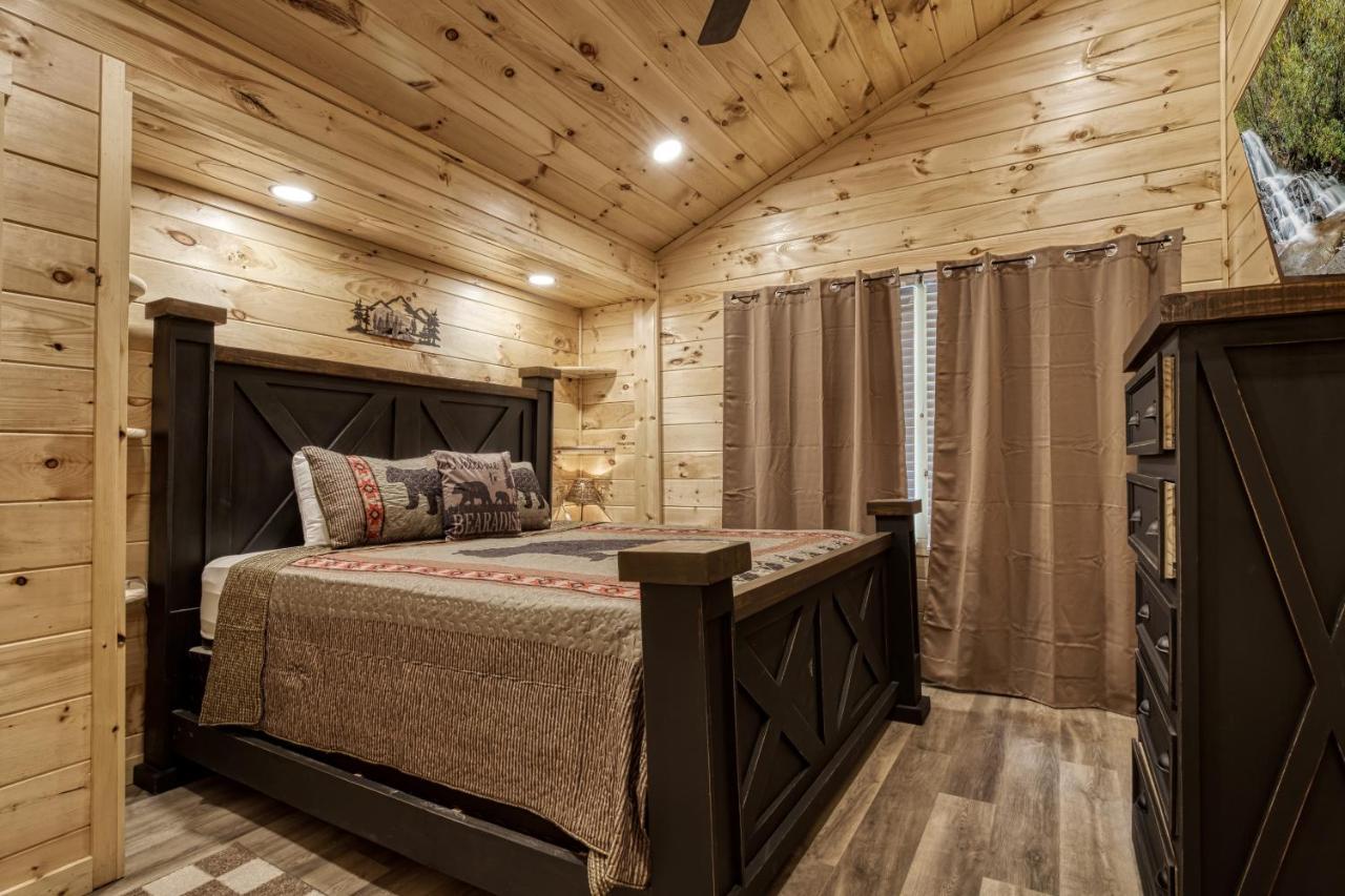 Hidden Creek, Pool Table, Hot Tub, 1089 Free Tickets Each Paid Day, Dollywood And More Gatlinburg Eksteriør billede